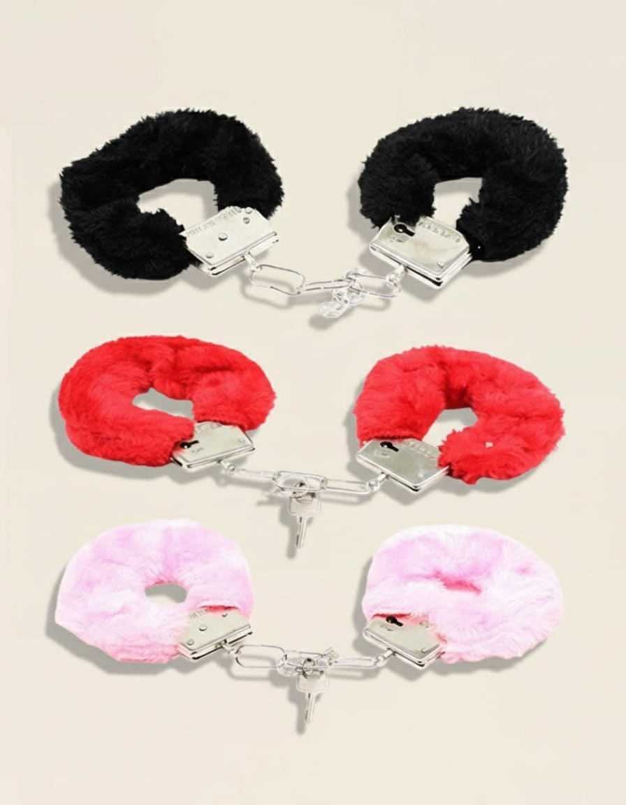 Collection de menottes Velvet Touch en fausse fourrure, couleurs variées pour jeux de couple