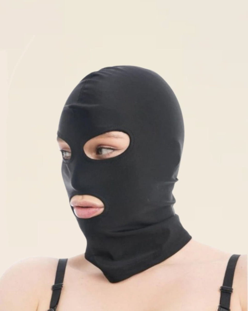 Cagoule Dark Desire portée pour un jeu de rôle sensuel et BDSM soft